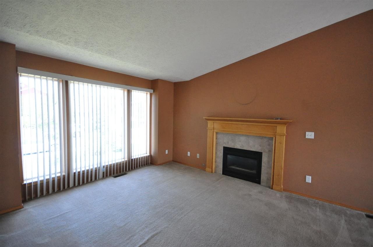 2303 Lilac Ct - Photo 3