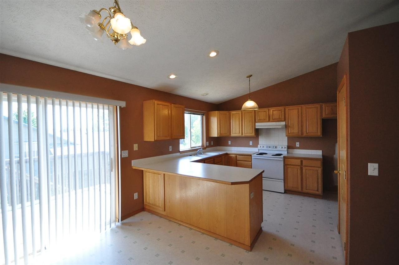 2303 Lilac Ct - Photo 4