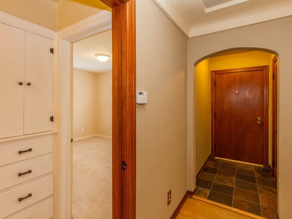 2411 W Euclid - Photo 3
