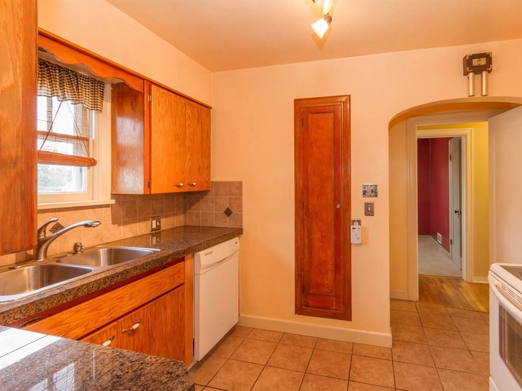 2411 W Euclid - Photo 5