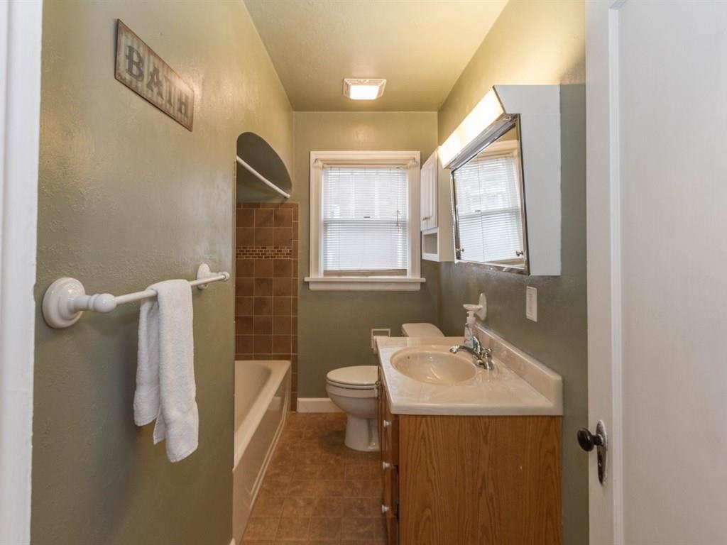 2411 W Euclid - Photo 8
