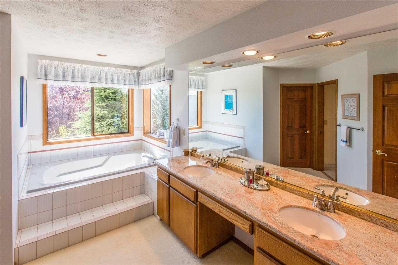 10019 N Quinault Ct - Photo 11