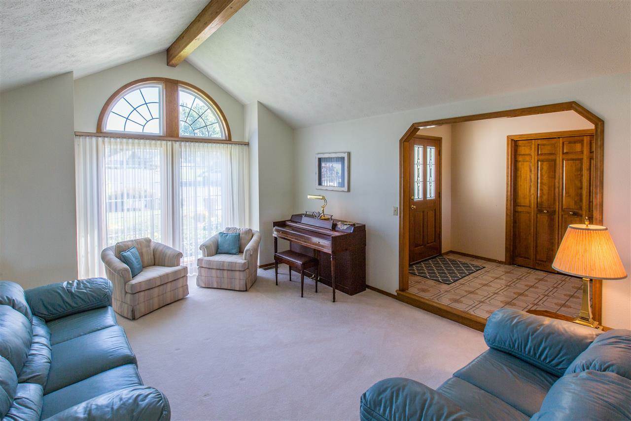 10019 N Quinault Ct - Photo 8