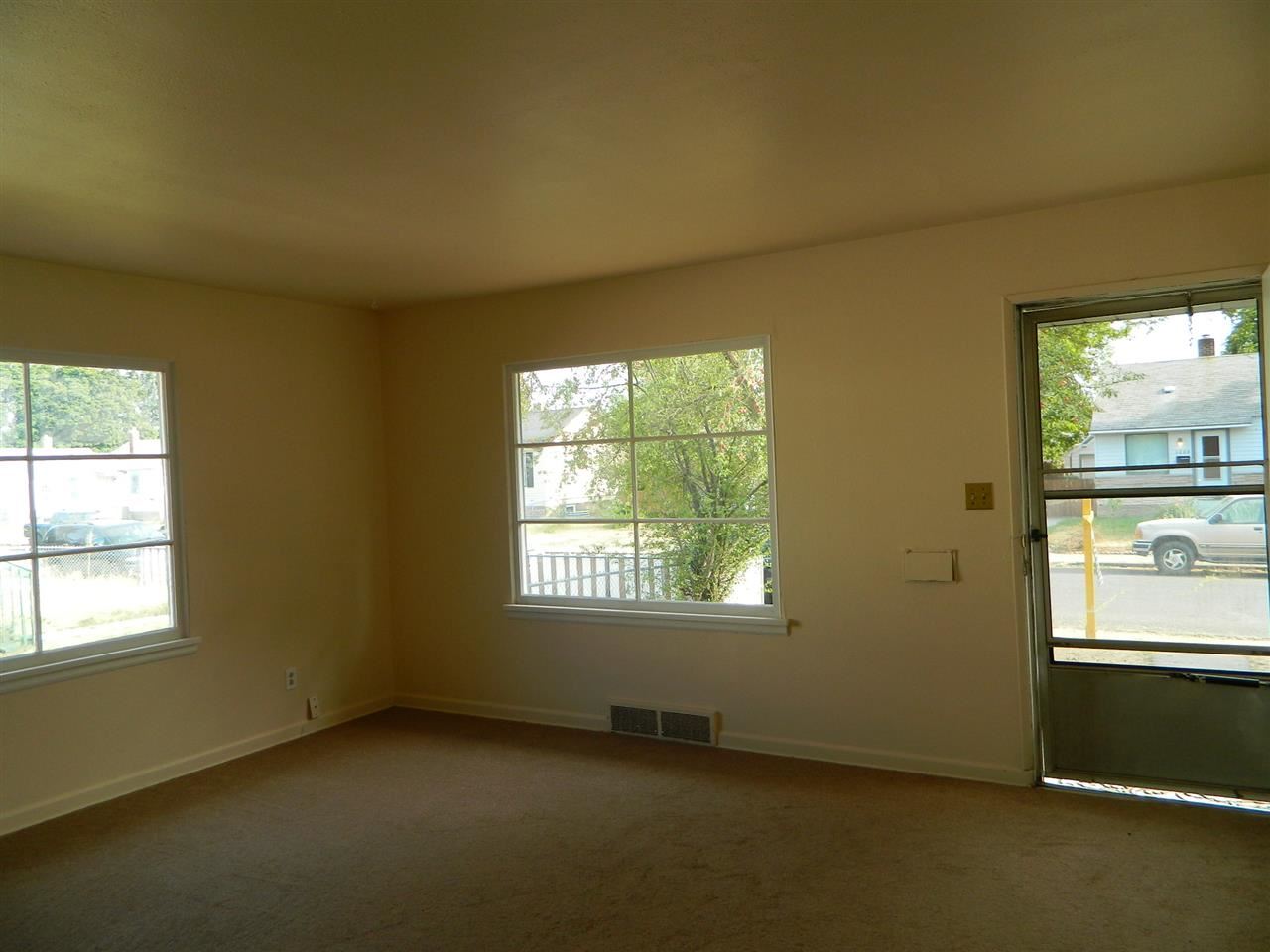 1207 E Glass Ave - Photo 4