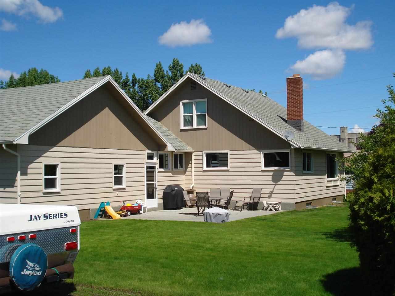 515 SE MITCHUM - Photo 1