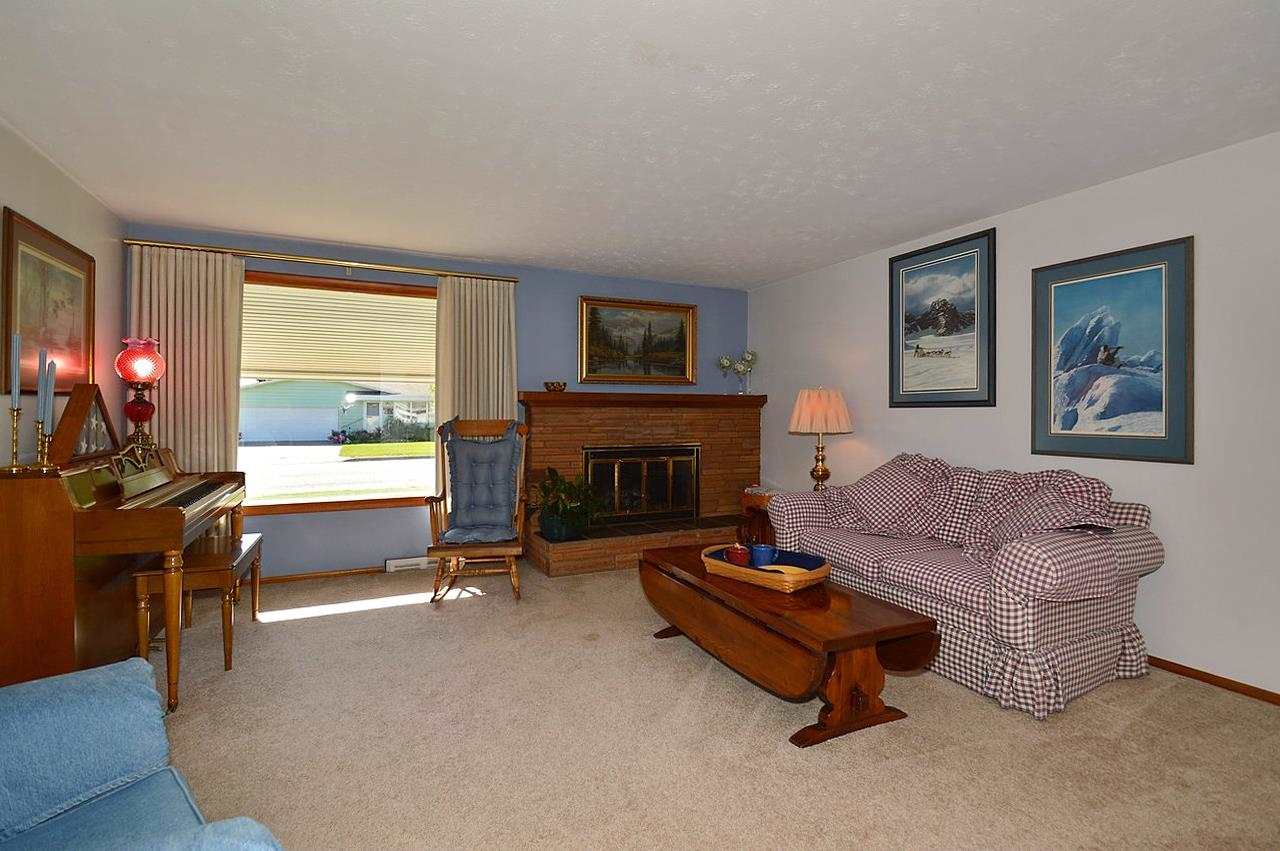 411 S Leta Rd - Photo 3