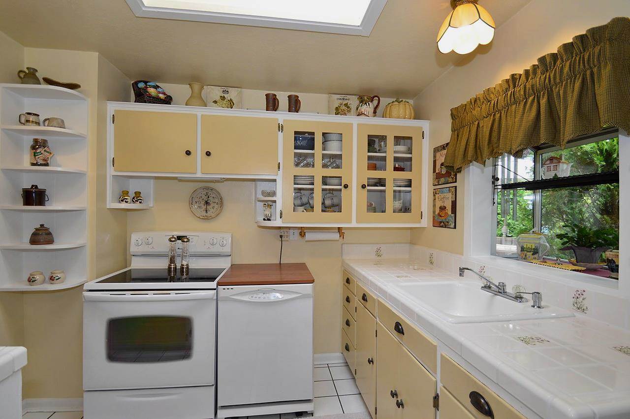 11703 E 8th - Photo 8