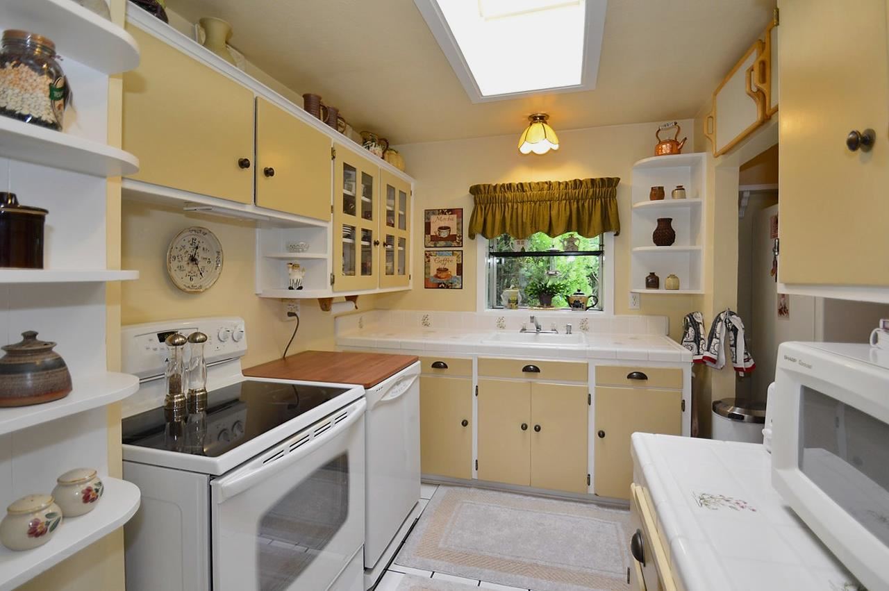11703 E 8th - Photo 10