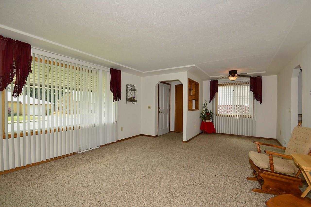 317 E Empire Ave - Photo 3