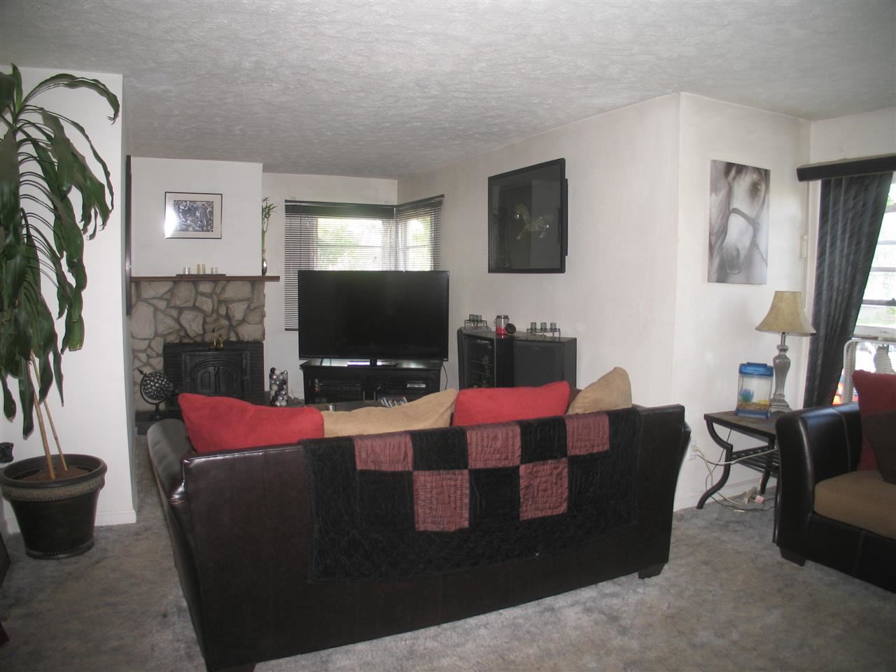 1634 E Broad - Photo 3