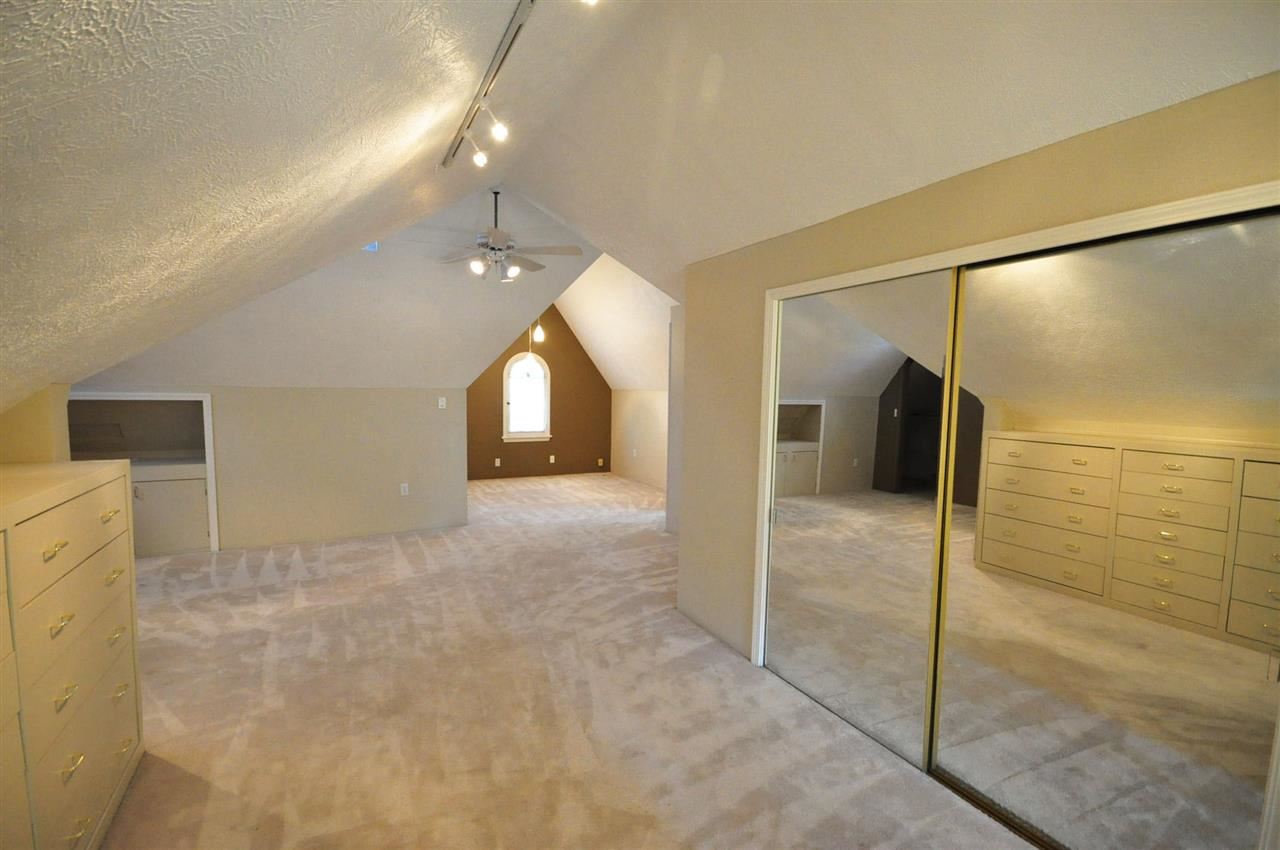 915 W 29th - Photo 14