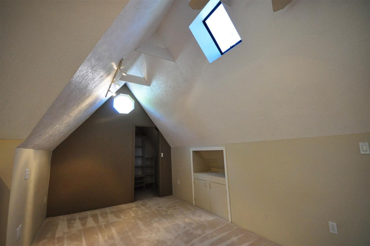 915 W 29th - Photo 15