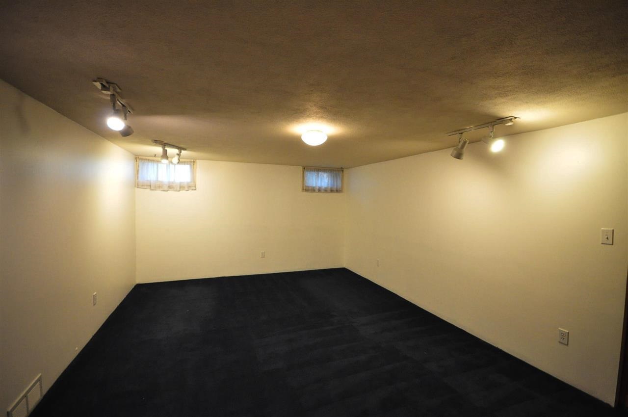 915 W 29th - Photo 17