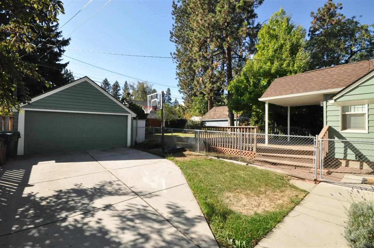 915 W 29th - Photo 19
