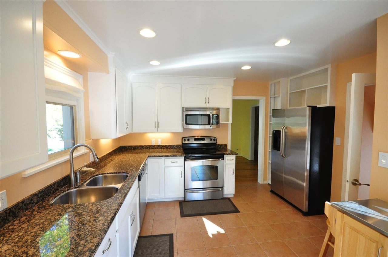 915 W 29th - Photo 5