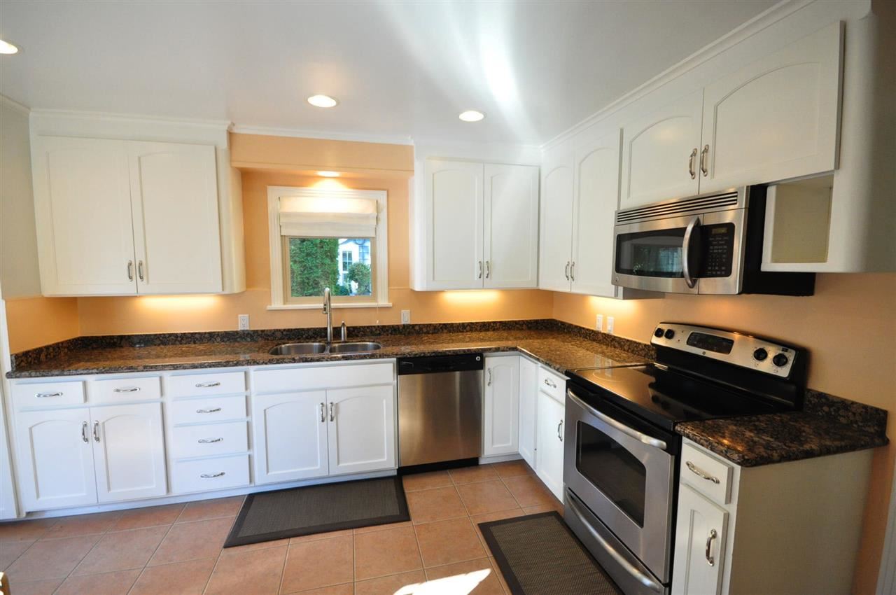 915 W 29th - Photo 6