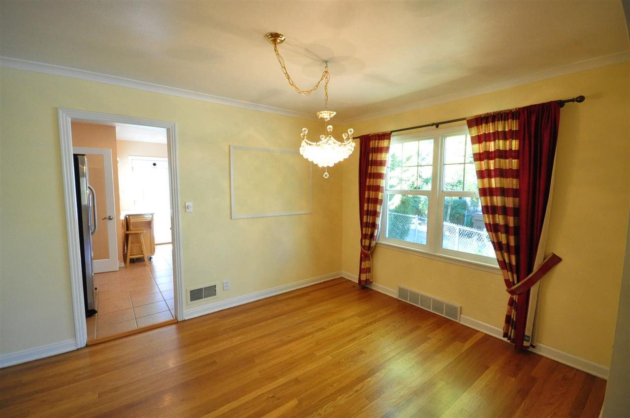 915 W 29th - Photo 7
