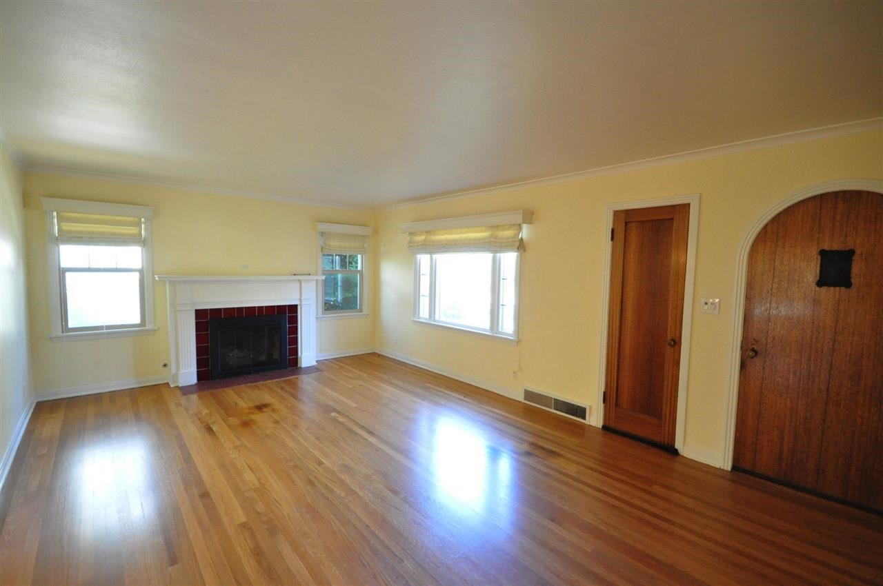 915 W 29th - Photo 8