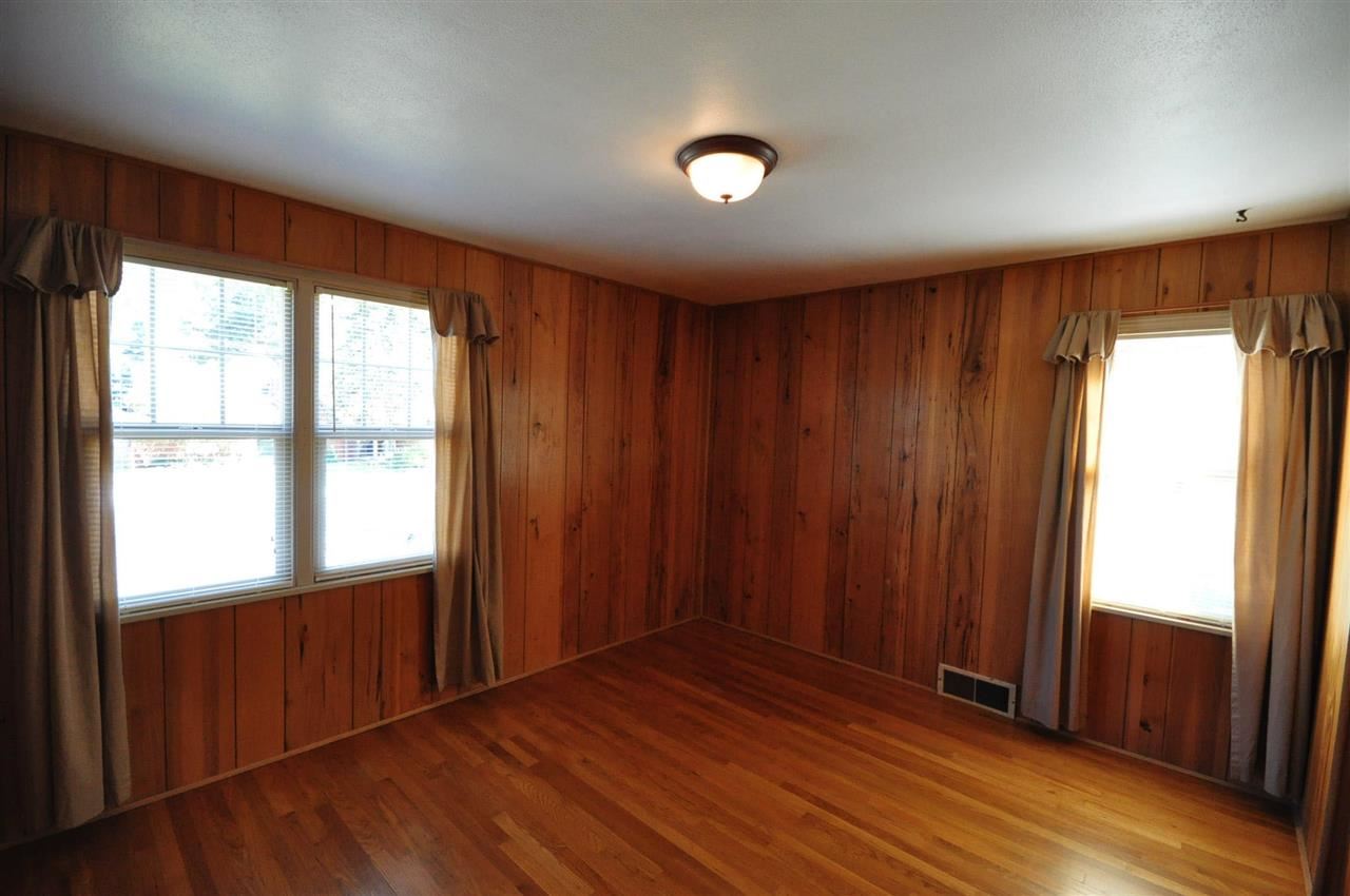 915 W 29th - Photo 9