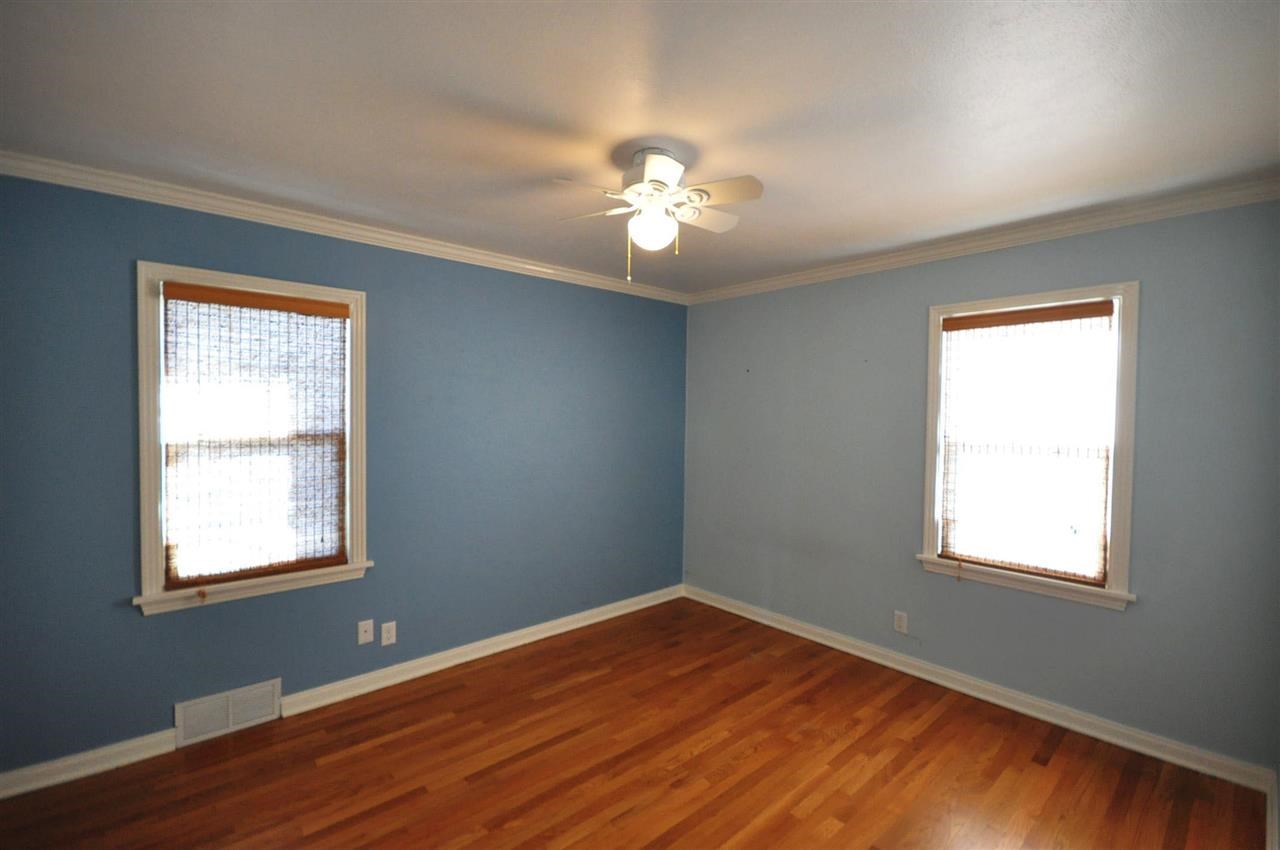 915 W 29th - Photo 10