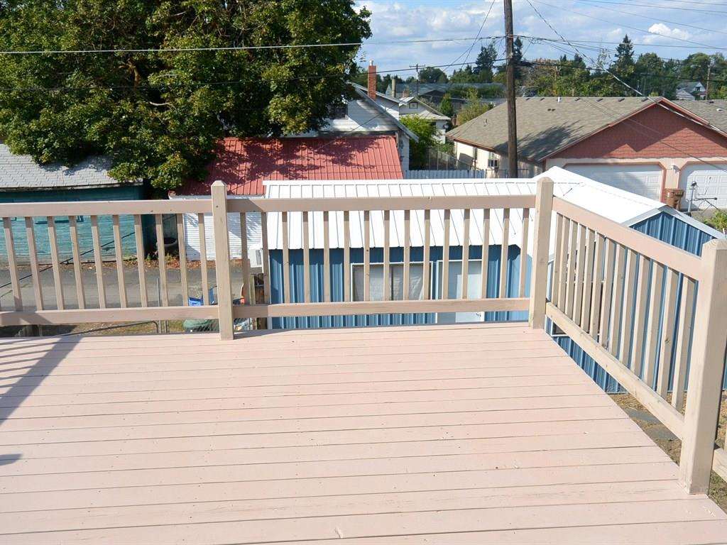 2114 W Maxwell Ave - Photo 18