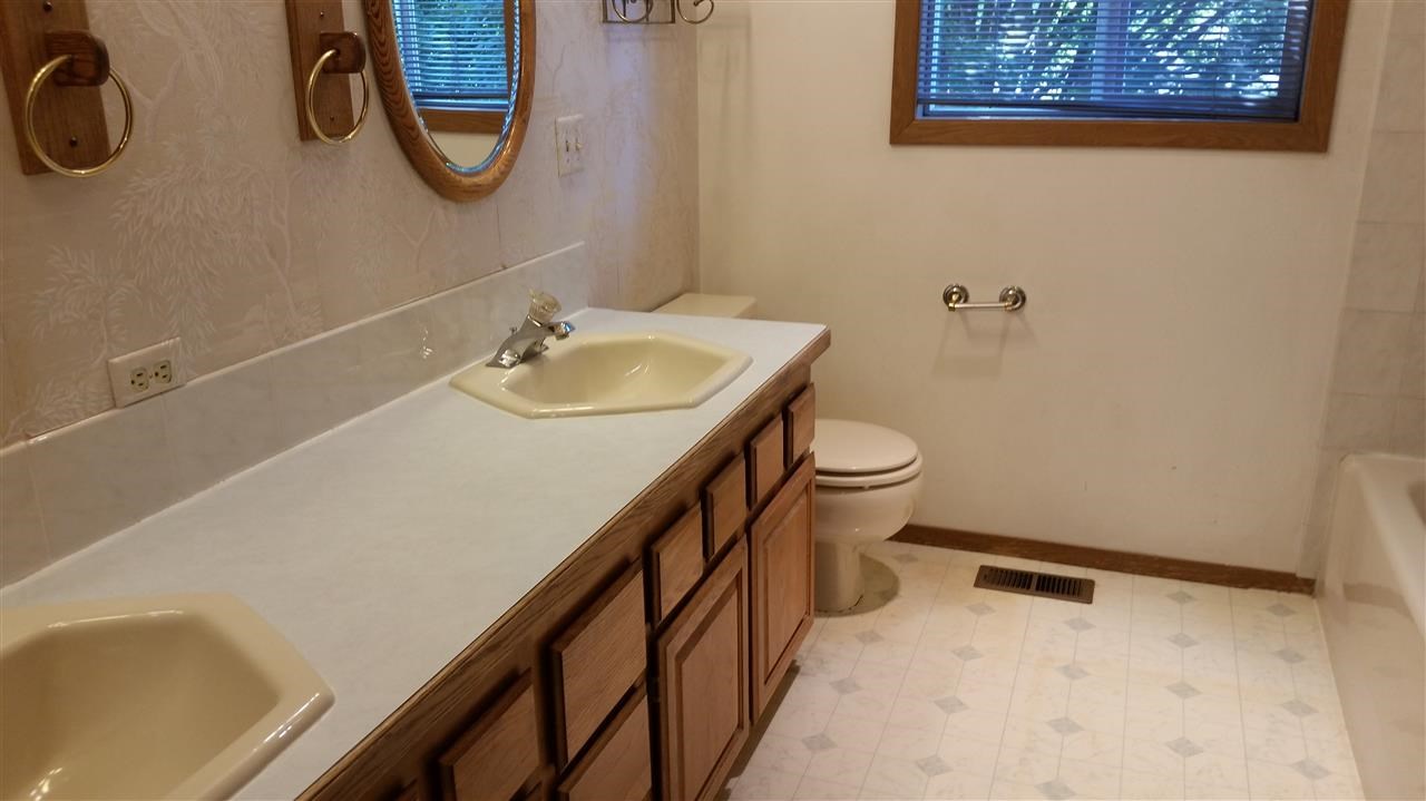 10912 E MAXWELL Ave - Photo 10