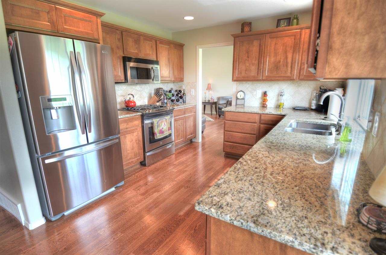 24014 E Broadway Ct - Photo 4