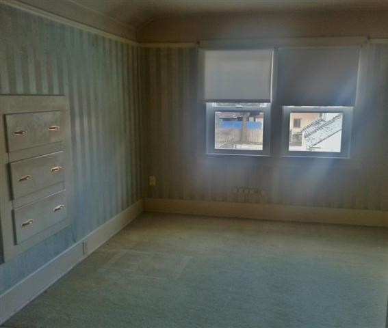 812 W 4th St - Photo 12
