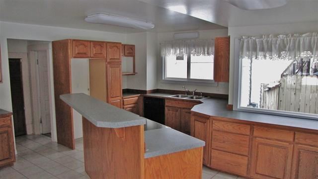 812 W 4th St - Photo 4