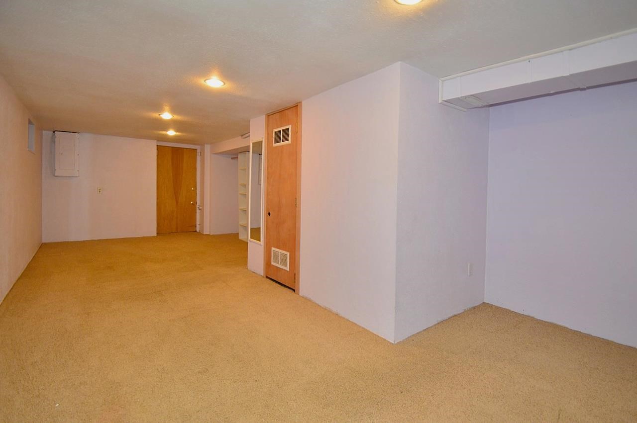 832 E 32ND - Photo 17