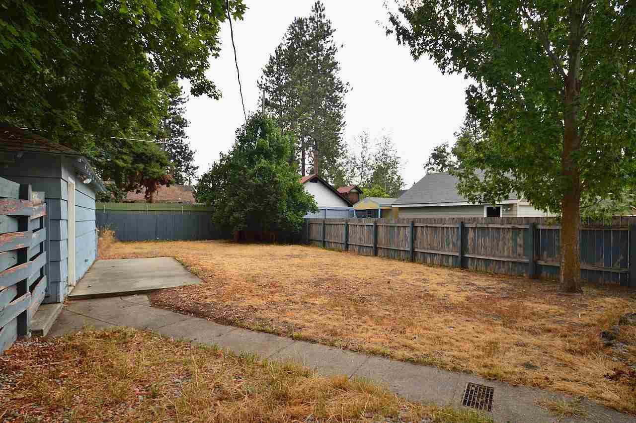 832 E 32ND - Photo 19