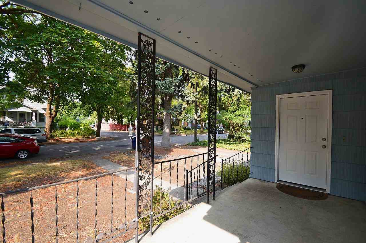 832 E 32ND - Photo 4