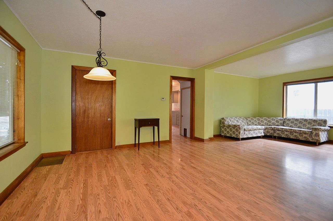 832 E 32ND - Photo 5