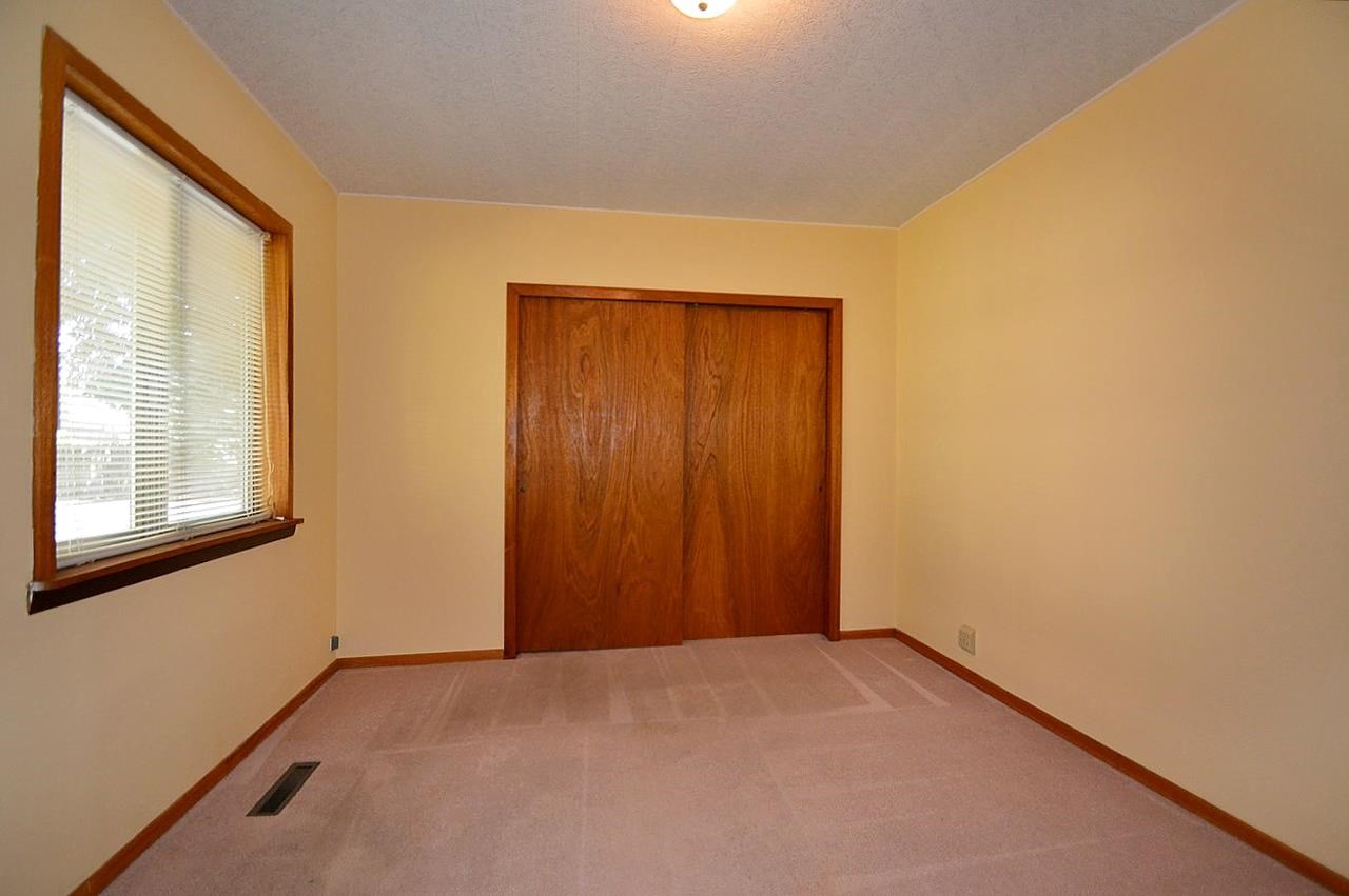 832 E 32ND - Photo 7