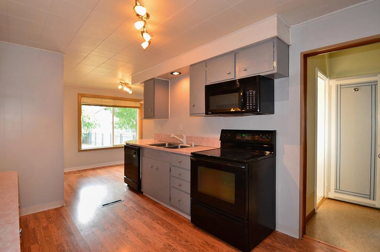 832 E 32ND - Photo 8