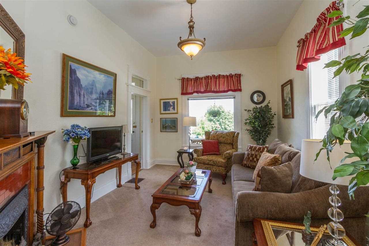 1613 W 7TH Ave - Photo 4