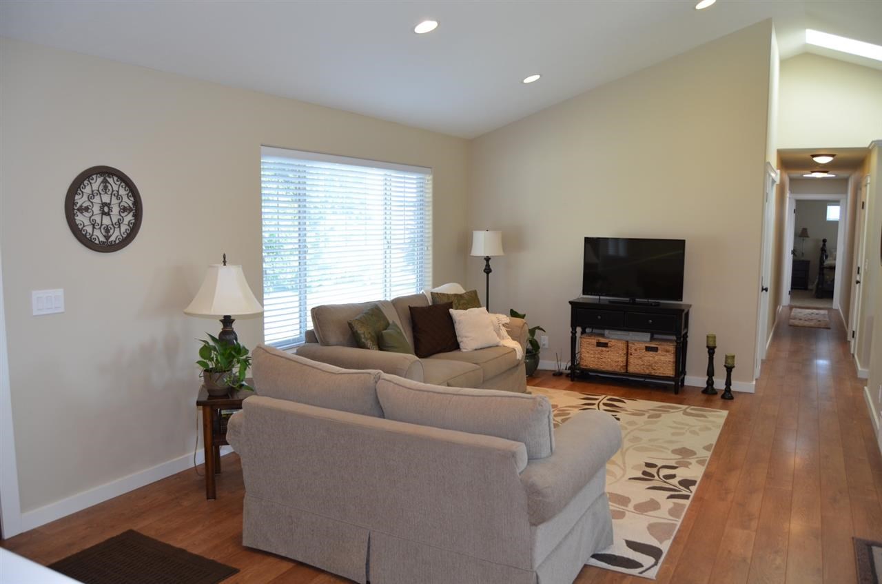 806 Highland St - Photo 3