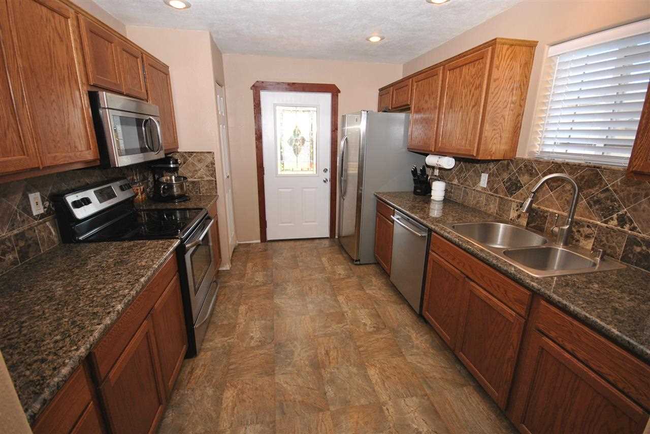 2821 N ALTAMONT - Photo 10
