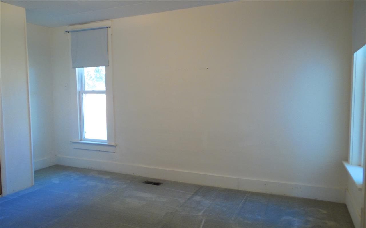 501 W 2nd St - Photo 12
