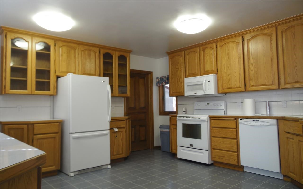 501 W 2nd St - Photo 3