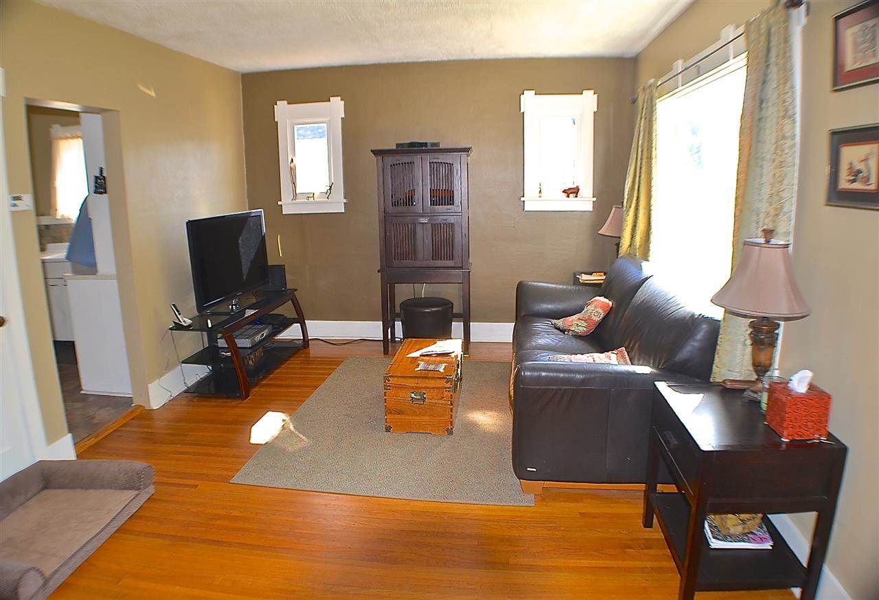 1003 E 33RD Ave - Photo 4