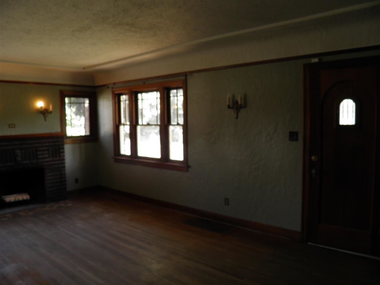 2527 N Normandie St - Photo 12