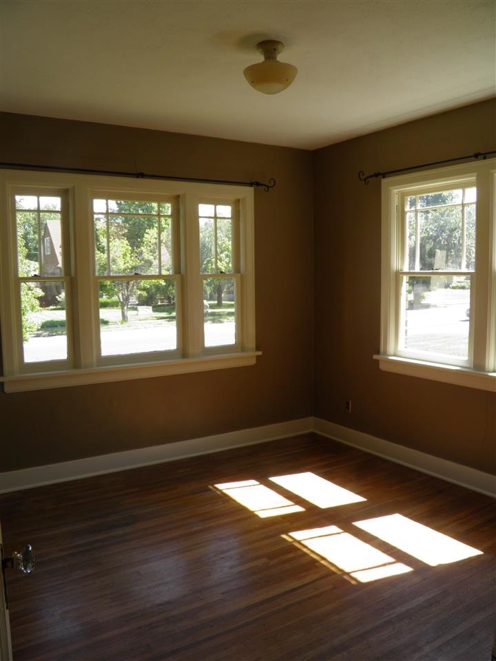 2527 N Normandie St - Photo 16