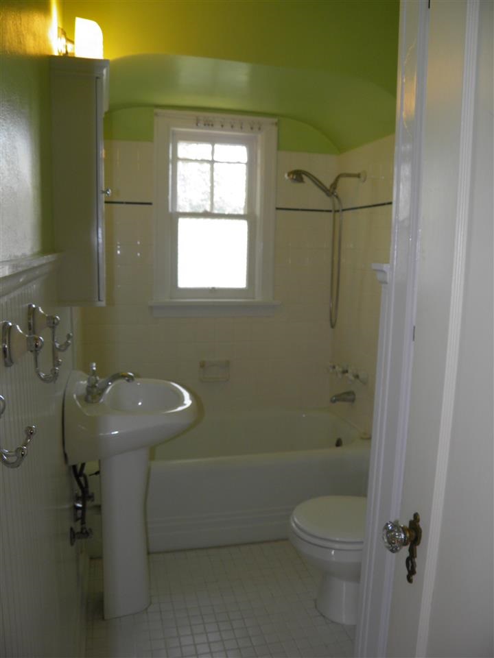 2527 N Normandie St - Photo 19