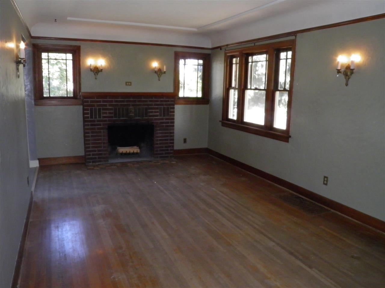 2527 N Normandie St - Photo 8