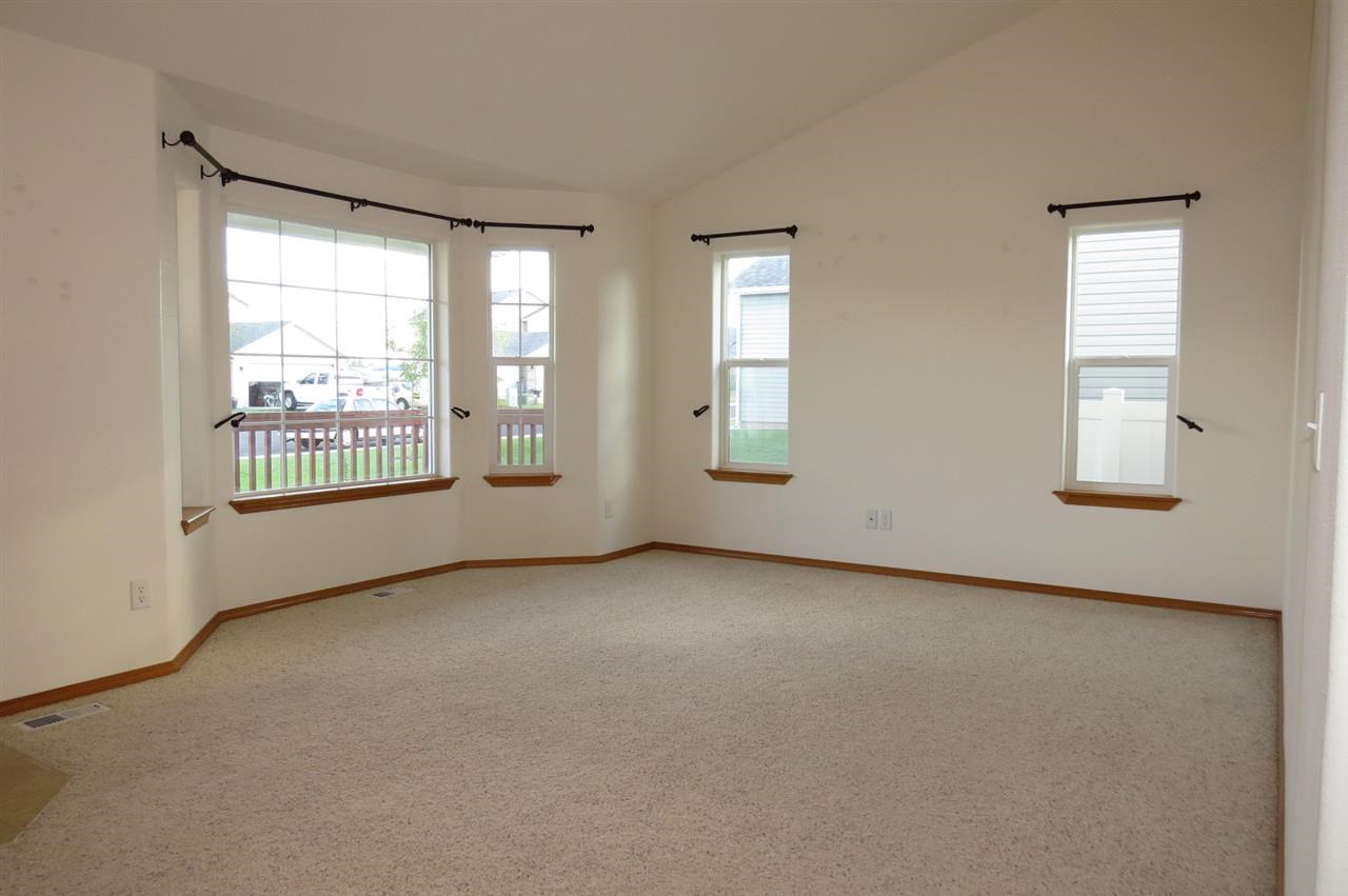 807 E Collin Ave - Photo 4