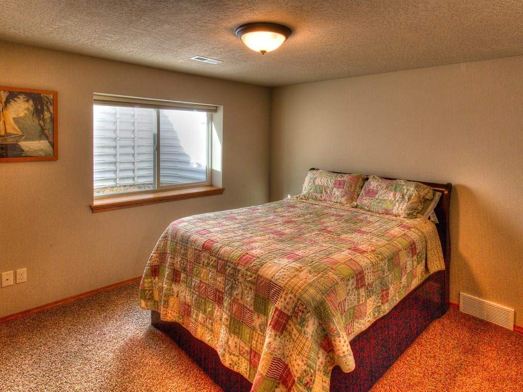 4428 S Mitchell Ln - Photo 15
