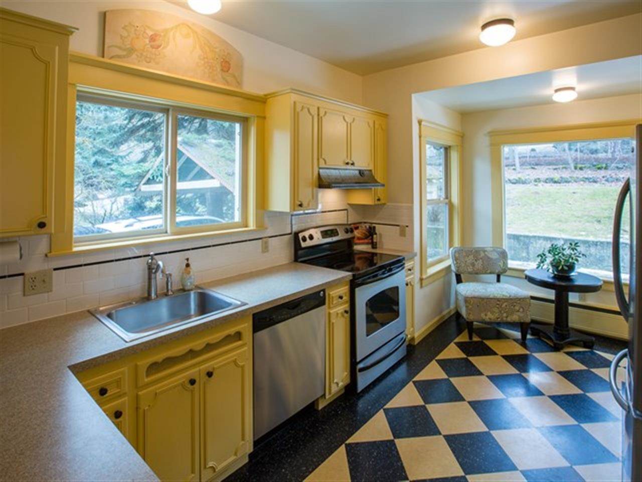 930 E 19th Ave - Photo 7