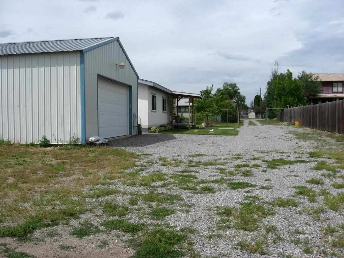 11108 E Alki Ave - Photo 4