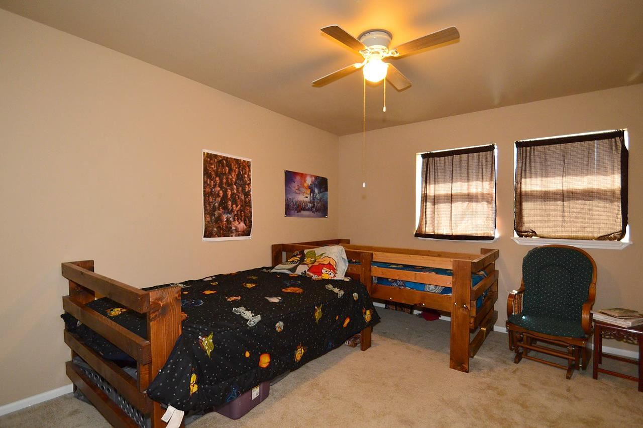 905 Ross - Photo 12